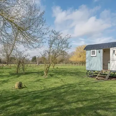Sage Shepherds Hut Boundary Farm