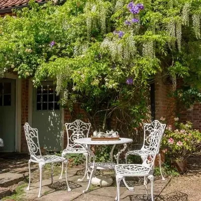 Cissys Cottage in a Nature Reserve
