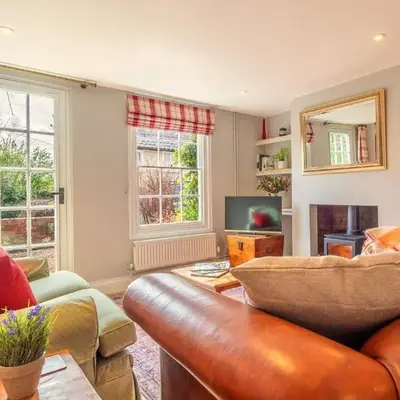 Adorable cottage with a log burner in heavenly village - Constable Lodge