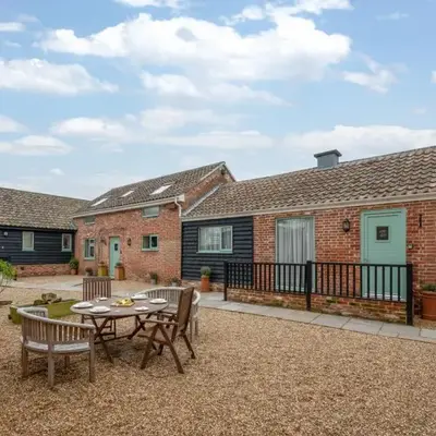 3 Bed in Great Waldingfield oc-ac2