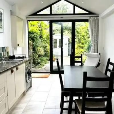 Charming 1 bed super central Terraced House