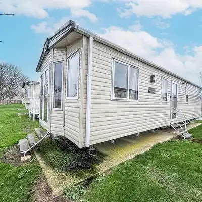 6 Berth Caravan For Hire At Seawick Holiday Park By The Beach Ref 27011Hv