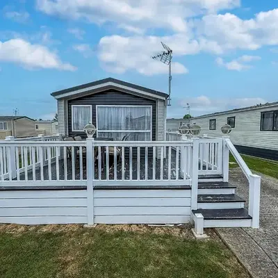 Modern 6 Berth Caravan With Wifi At St Osyth Beach In Essex Ref 28008Pm
