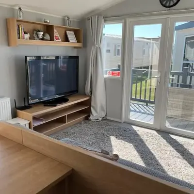 Stylish 3 Bedroom caravan near the Beach