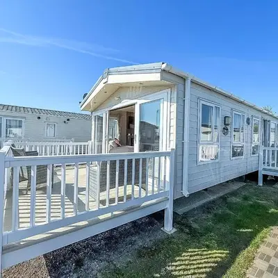 Beautiful Caravan With Decking & Wifi At St Osyth Beach Holiday Park Ref 28077Dw