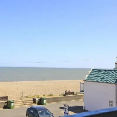 3 Bed in Aldeburgh oc-marg
