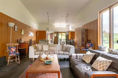 a living room with couches and a table at 3 Bed in Bramfield oc-hglenv in Bramfield