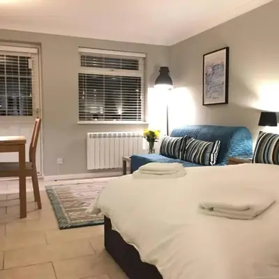 Addenbrookes Flat 2 mins walk free Private Parking